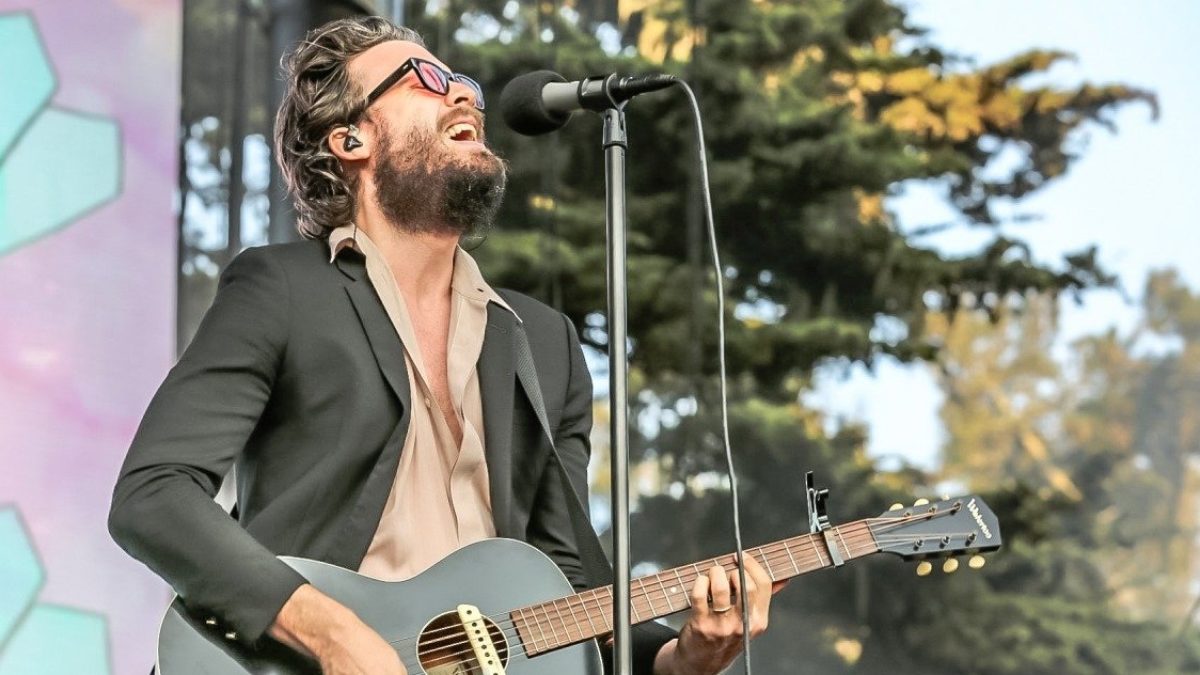 Father John Misty Covers Gillian Welch For ‘Spotify Singles’