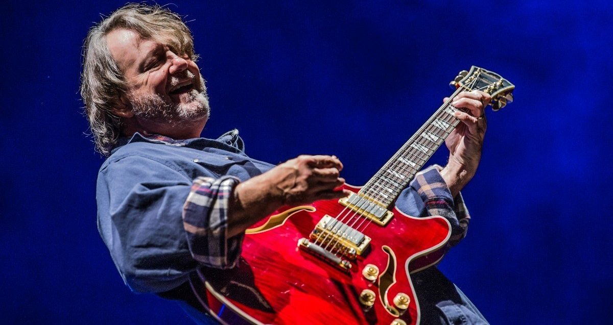 John Bell Widespread Lockn18 Rawn Crop