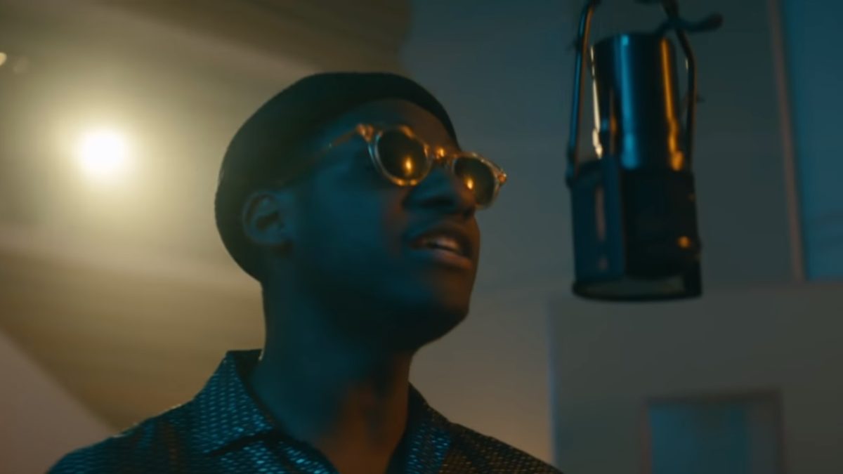 Leon Bridges Shares Acoustic 'Beyond'
