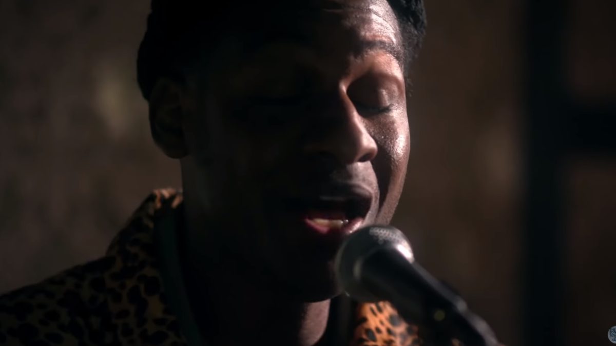 Leon Bridges Covers Neil Young’s ‘Helpless’ For ‘The Tonight Show’