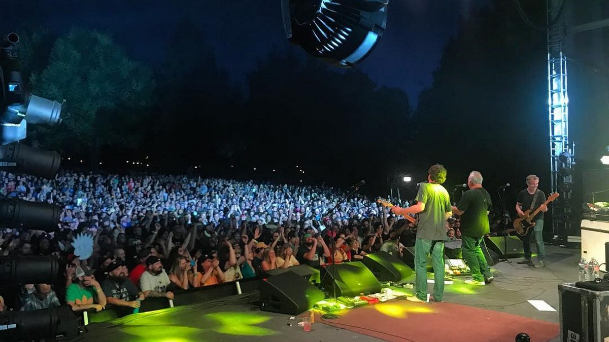 Ween Debuts 'The Rift' In Oregon