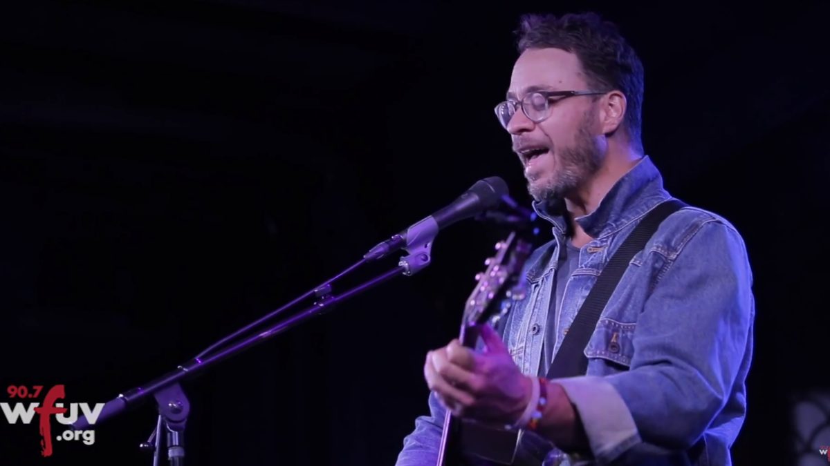 Amos Lee Performs Live At WFUV
