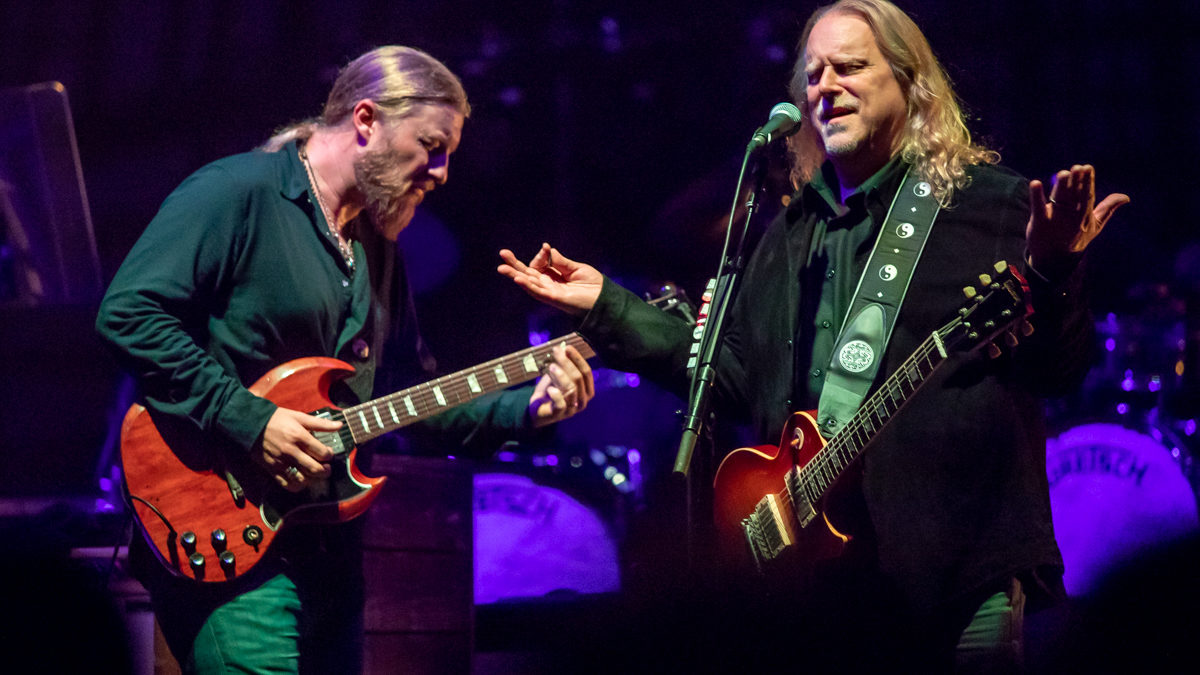 Warren Haynes Joins Tedeschi Trucks Band At Beacon Theatre Finale: Full Show Audio