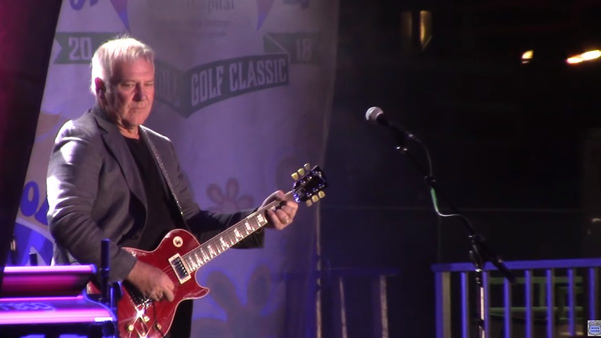 Alex Lifeson Performs Rush Songs At A Benefit Concert In Malibu