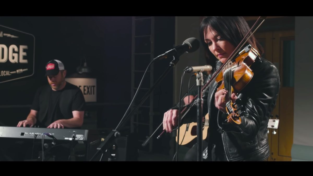 Amanda Shires Performs In-Studio Set For The Bridge 909