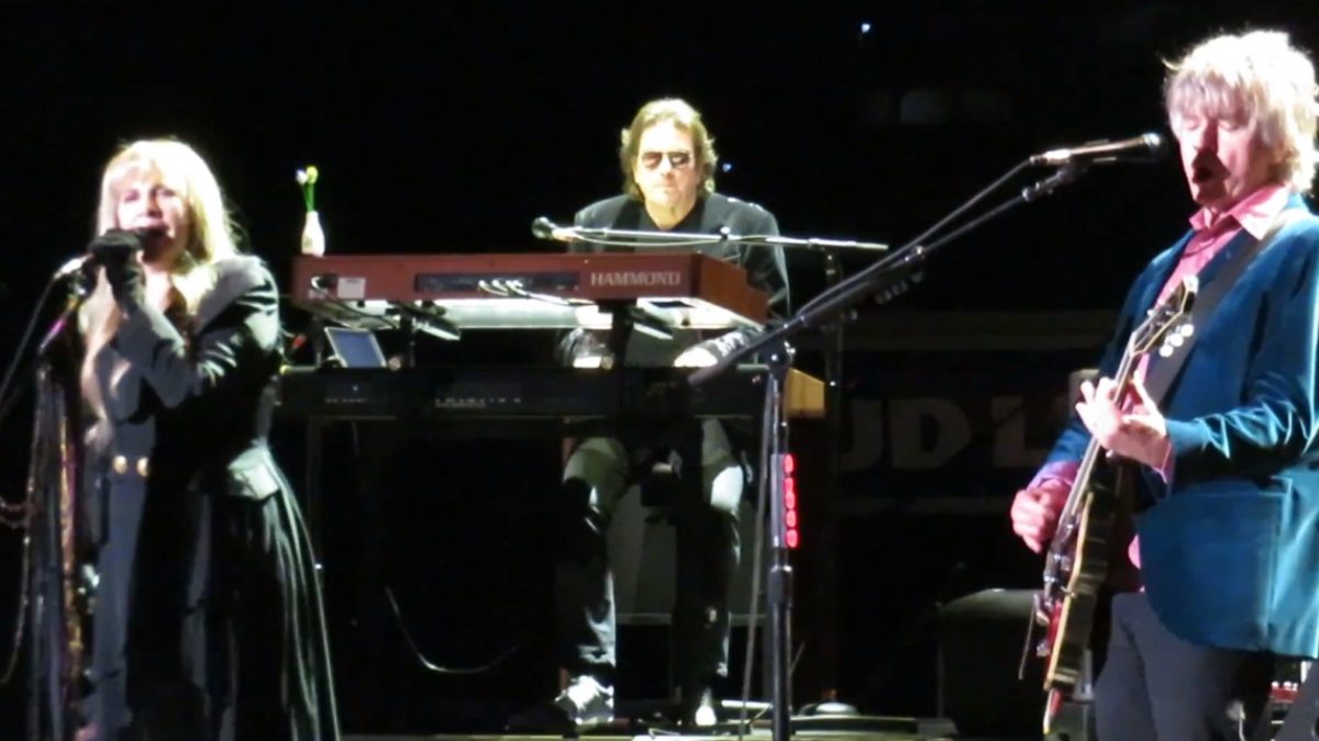 Fleetwood Mac Debuts New Lineup At Tour Opener In Tulsa: Setlist & Videos