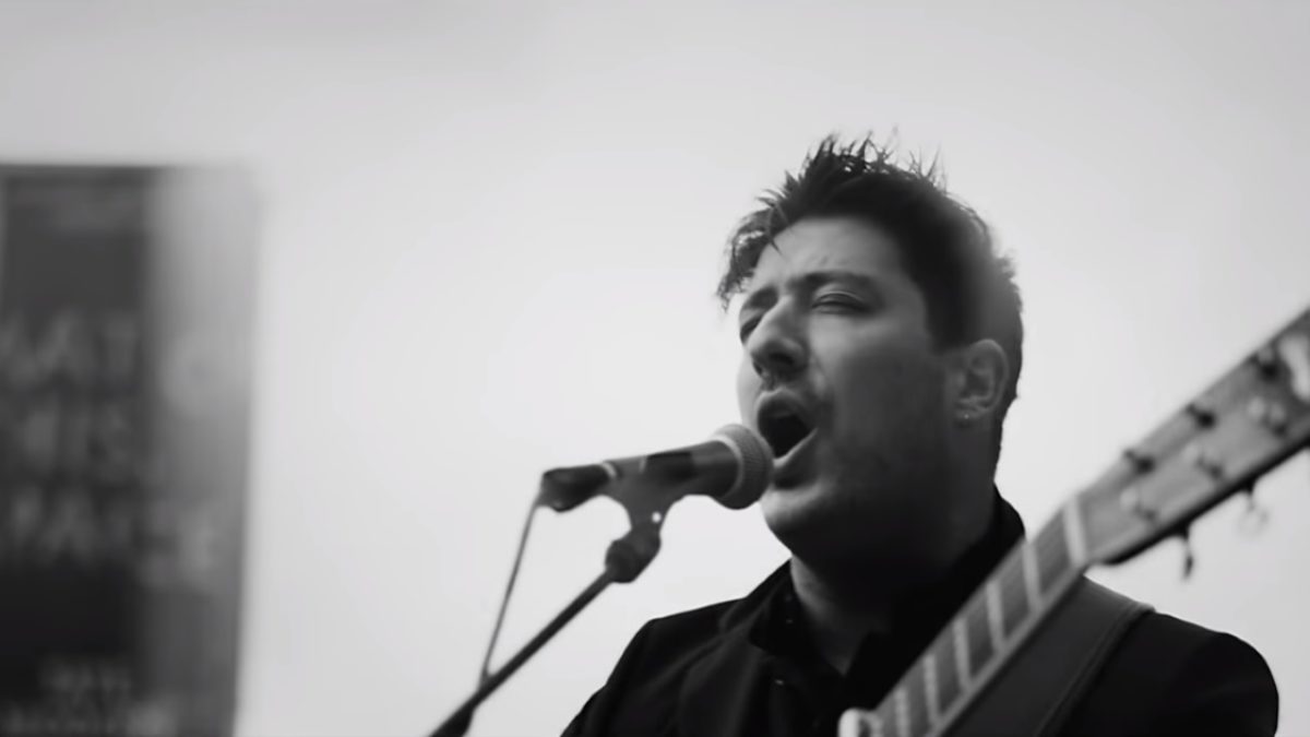 Mumford & Sons Tap Friends, Family & Fans For 'Guiding Light' Video