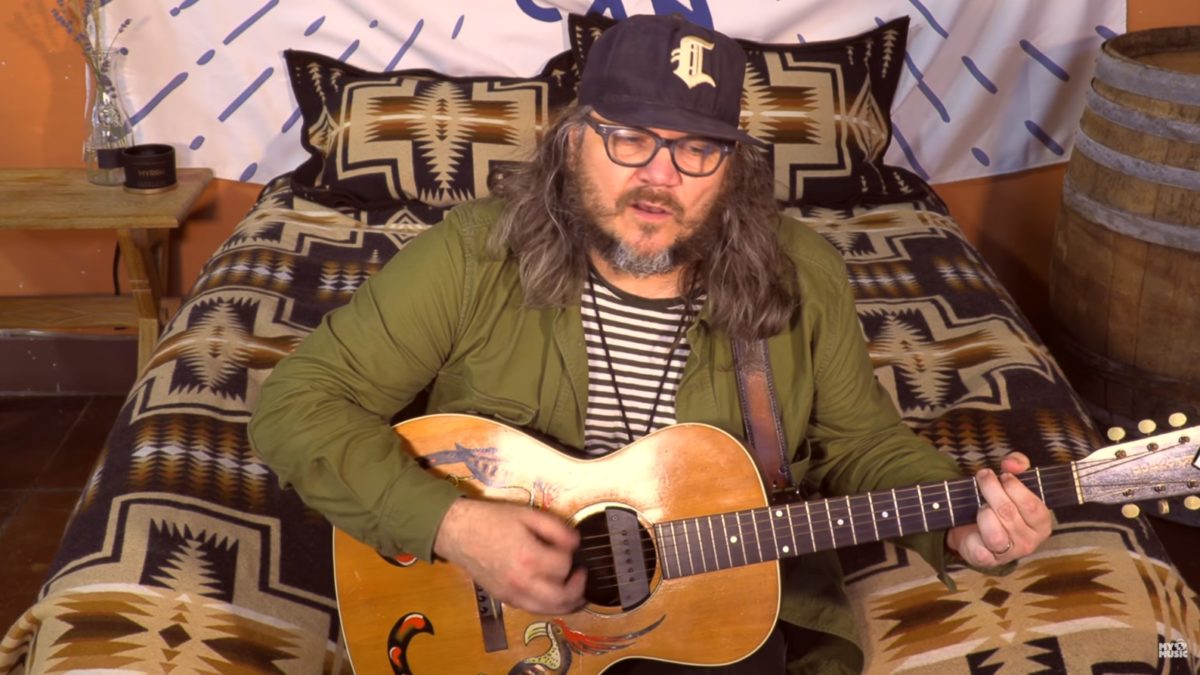 Jeff Tweedy Of Wilco Performs 'Pecan Pie' For MyMusicRx's Bedstock