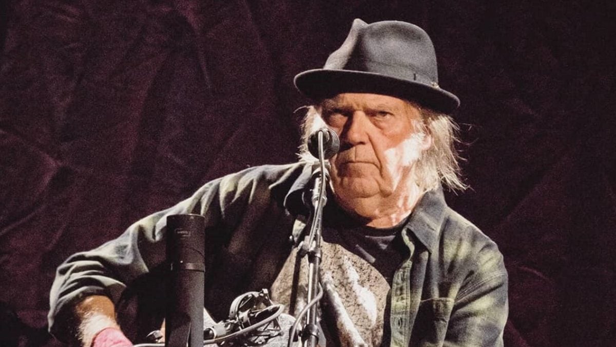 Neil Young Keeps The Rarities Coming In Philadelphia