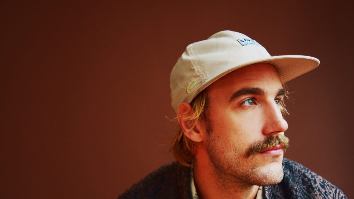 Rayland Baxter Covers The Kinks For 'Spotify Singles'