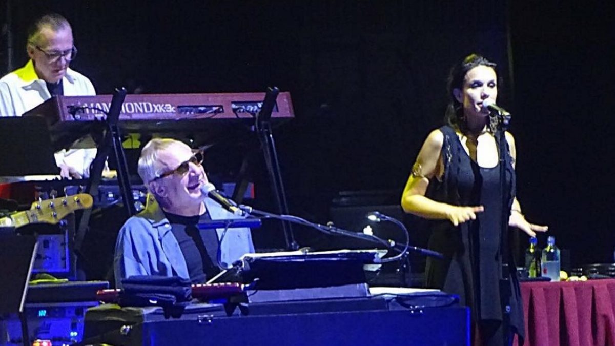 Steely Dan Plays 5 Songs Without Walter Becker For The 1st Time