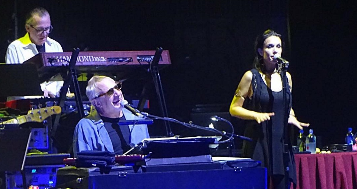 Steely Dan Plays 5 Songs Without Walter Becker For The 1st Time