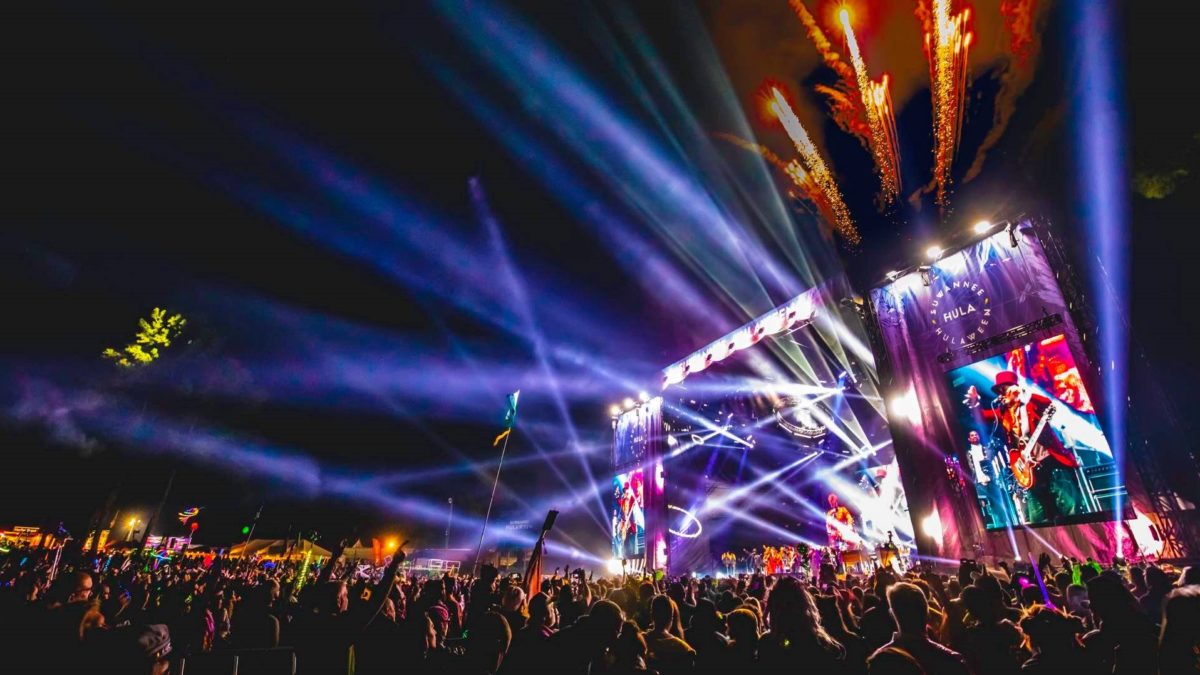 The String Cheese Incident Welcomes Ann Wilson, Jennifer Hartswick, Rhonda Thomas, Lisa Fischer & More At Hulaween