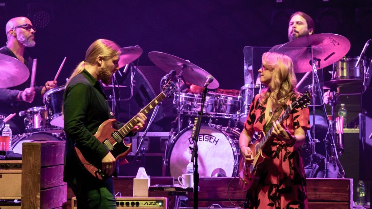 Tedeschi Trucks Band Kicks Off Final Run Of 2018 In Boston