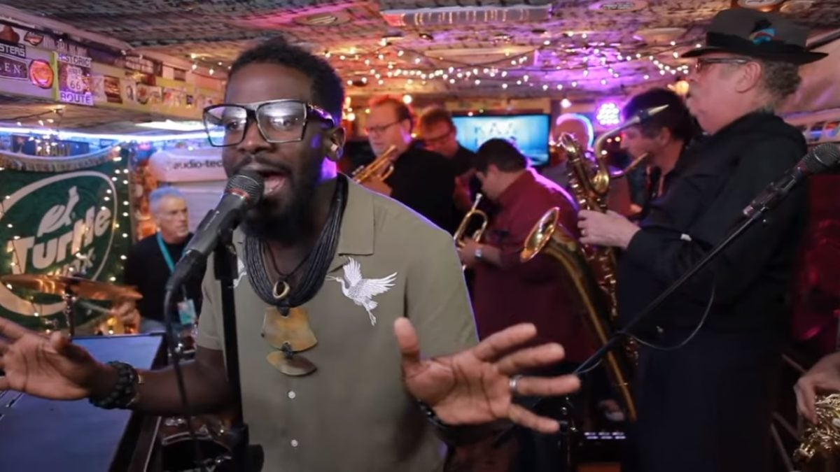 Tower Of Power Performs On 'Jam On The Van'