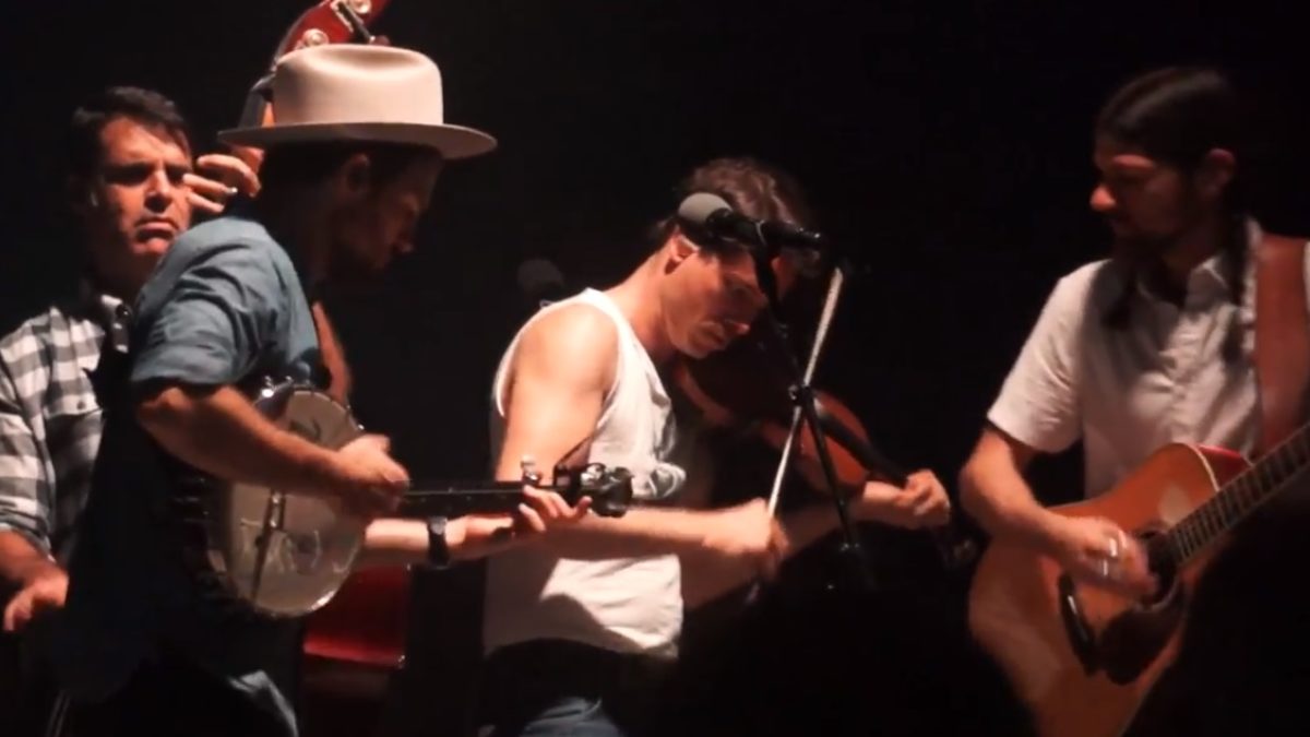The Avett Brothers Dust Off 'Shady Grove' In Florida