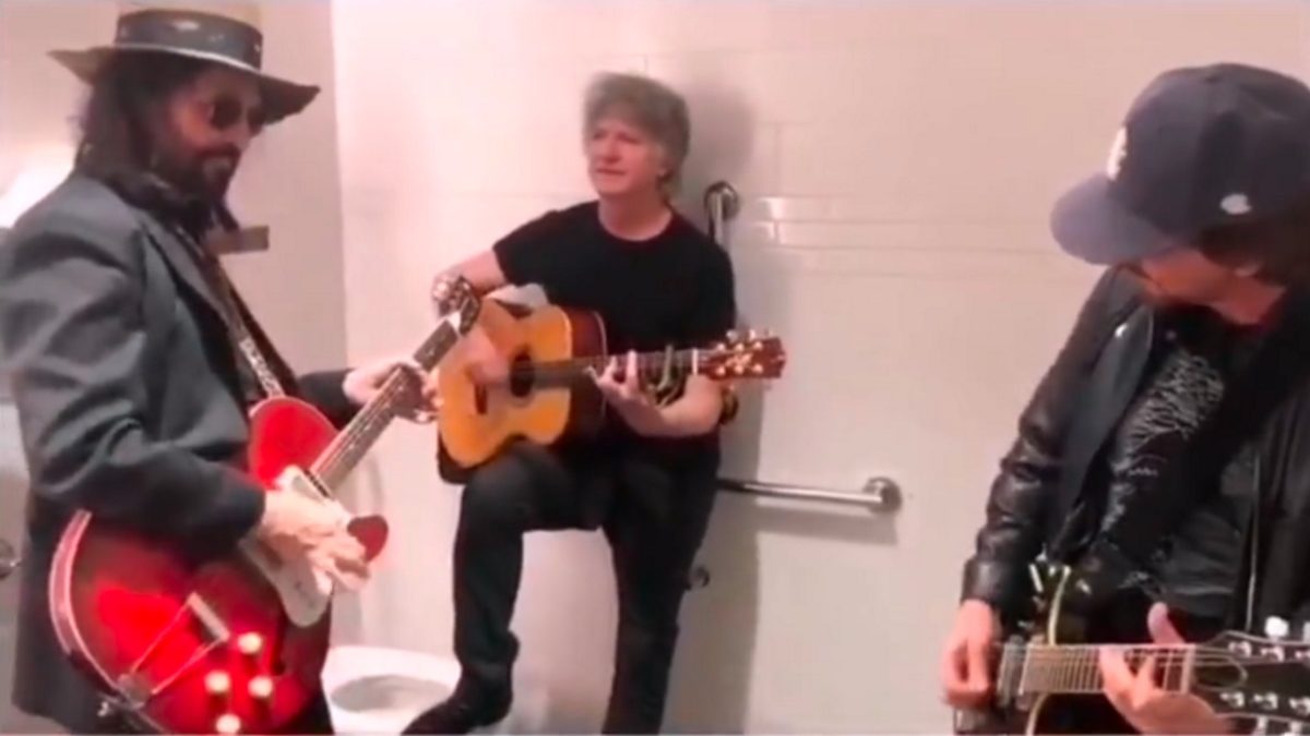 Eddie Vedder Joins Mike Campbell & Neil Finn For Bathroom Jam
