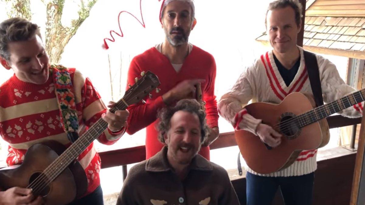 Guster Unveils Live Acoustic ‘¿Dónde Está Santa Claus?' Cover