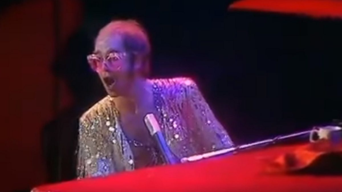 Elton John Performs Christmas Eve Concert In 1974