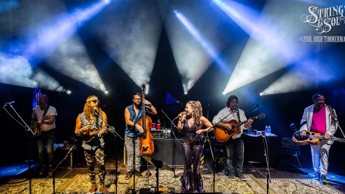 Greensky Bluegrass Goes 'Dirty Dancing' With Lindsay Lou At Strings & Sol