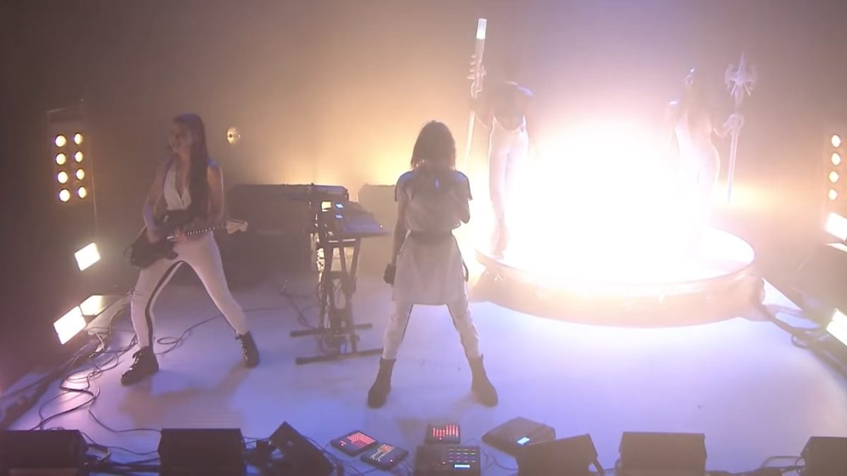 Grimes Performs ‘We Appreciate Power’ On ‘The Tonight Show’