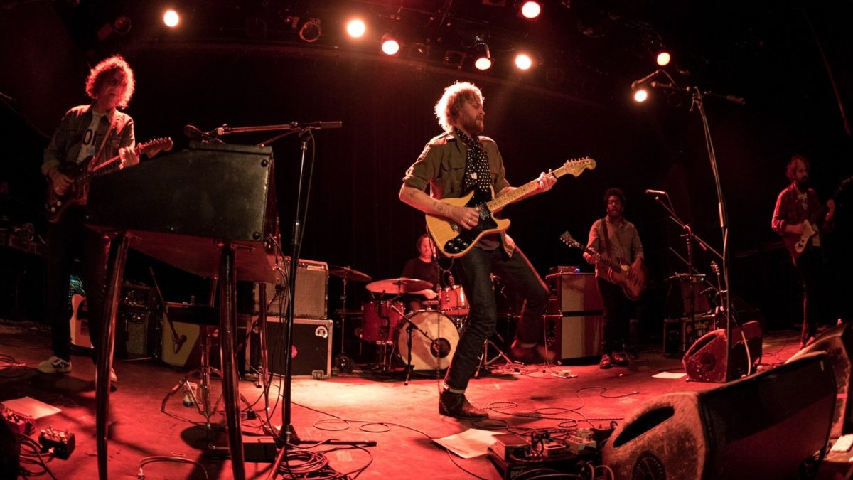 hiss golden messenger live in leeds