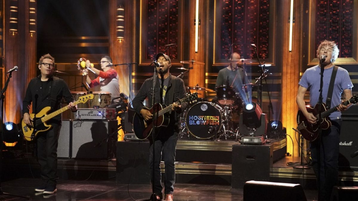 Hootie & The Blowfish Perform 'Only Wanna Be With You' On 'The Tonight Show'