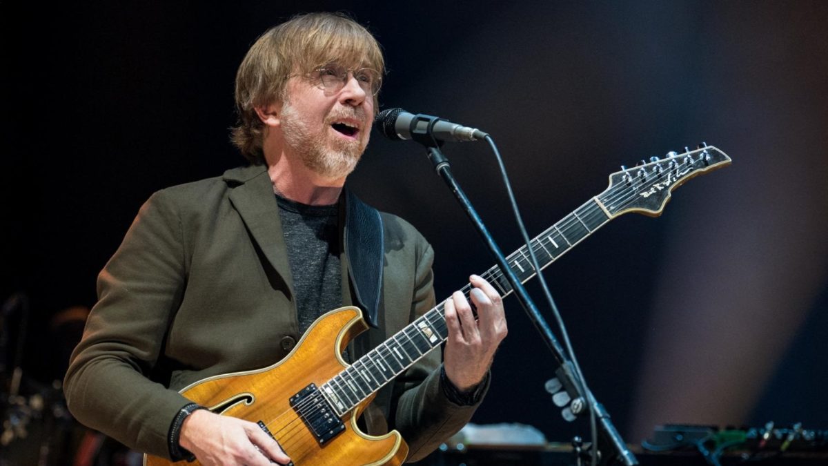 Trey Anastasio Debuts 8 Foot Fluorescent Tubes In 1998