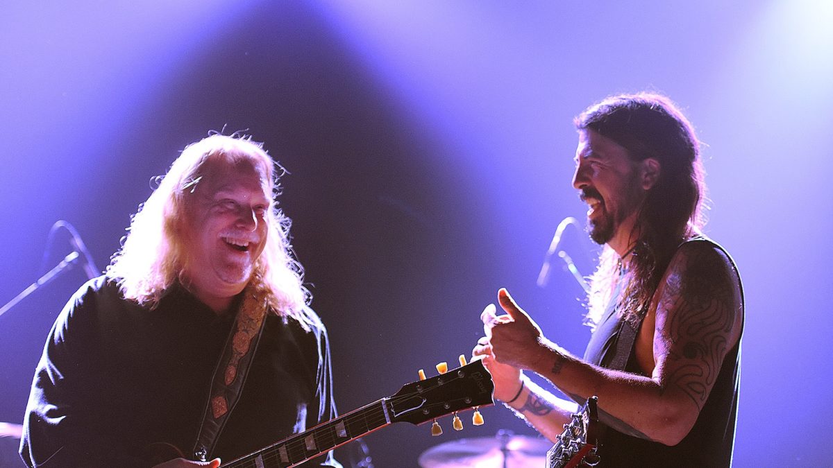 Dave Grohl Talks Performing Nirvana's 'All Apologies' With Warren Haynes In Asheville