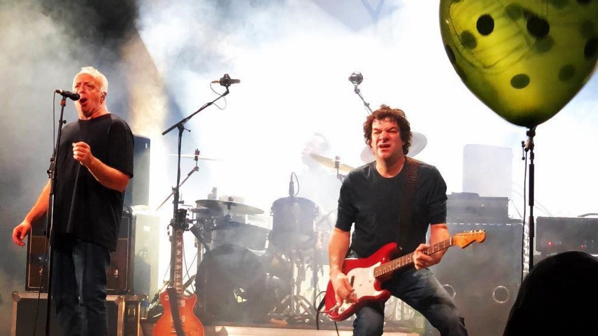 Ween Honors 'SpongeBob Squarepants' Creator In Philadelphia