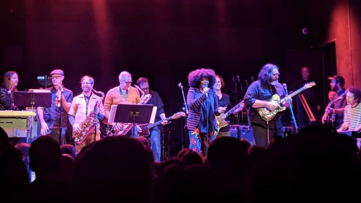 The Crystals' LaLa Brooks Among Yo La Tengo's Guests At Bowery Ballroom