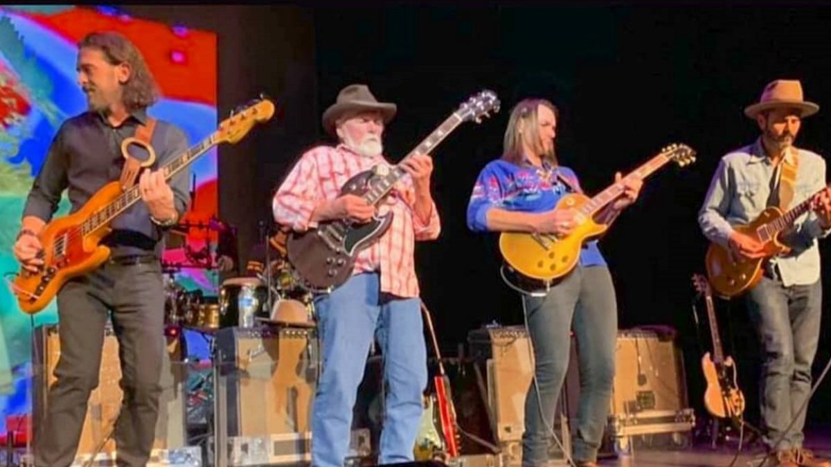 Dickey Betts Makes Return To The Stage At Devon Allman Project New Year's Eve Concert
