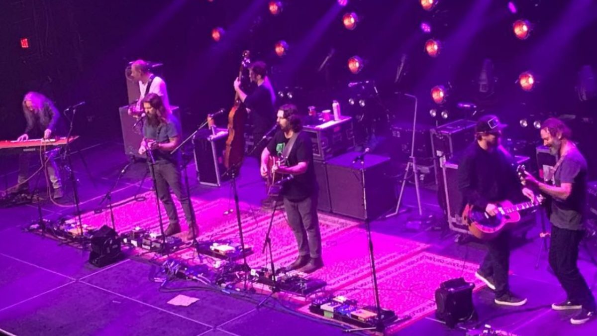 Members Of Circles Around The Sun & Benny ‘Burle’ Galloway Join Greensky Bluegrass In Atlanta