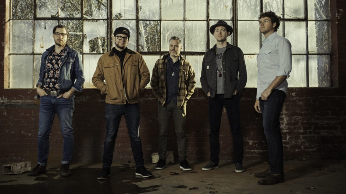 The Infamous Stringdusters Join 2019 Newport Folk Festival Lineup