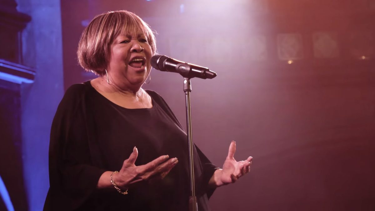 Mavis Staples Covers Talking Heads Live In London