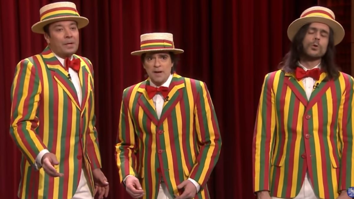 Jimmy Fallon’s Ragtime Gals & Weezer Perform ‘Buddy Holly’ On ‘Tonight Show’