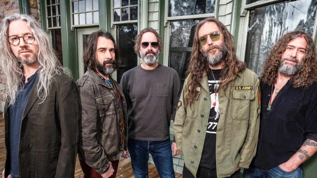 Chris Robinson Brotherhood Announces New Album 'Servants Of The Sun' & Shares Single