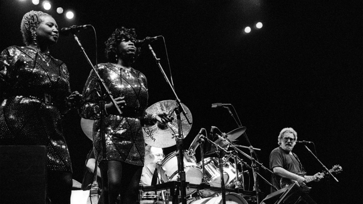 Listen To Jerry Garcia Band Perform ‘Ain’t No Bread In The Breadbox’ At MSG Debut In 1991