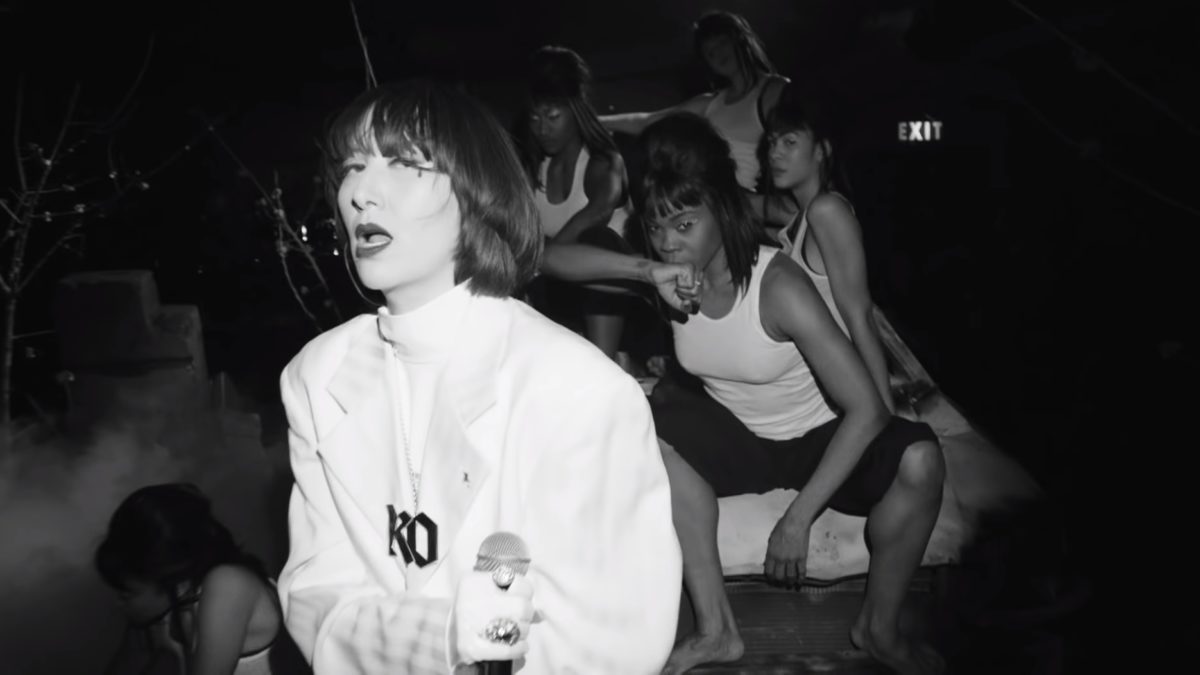Danger Mouse & Karen O Perform 'Woman' On 'Late Night With Stephen Colbert'