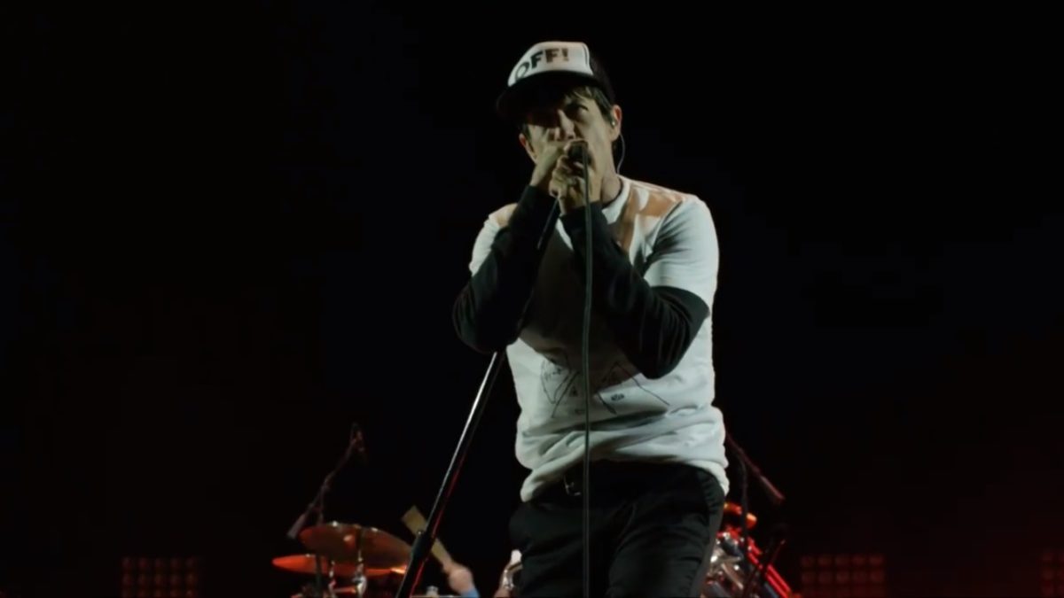 Red Hot Chili Peppers Perform Radiohead’s ‘The Pyramid Song’ At The Great Pyramids