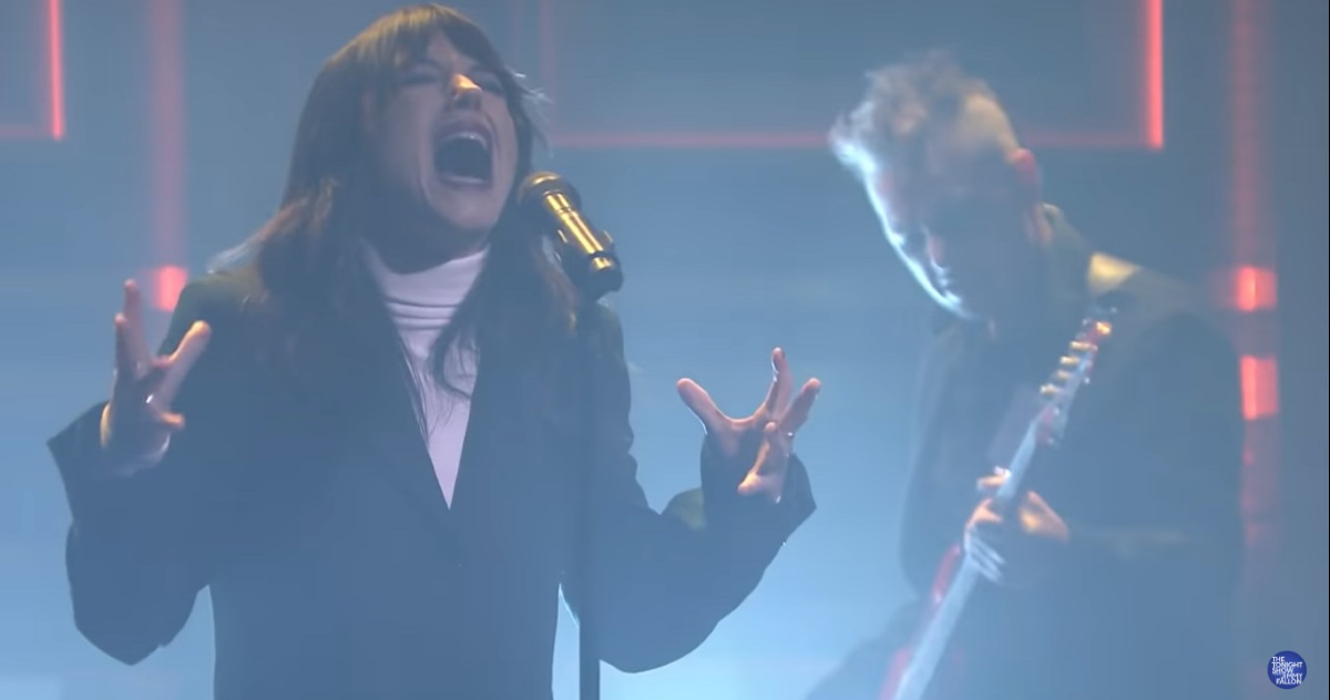 Sharon Van Etten Performs Kid' On 'The Tonight Show'