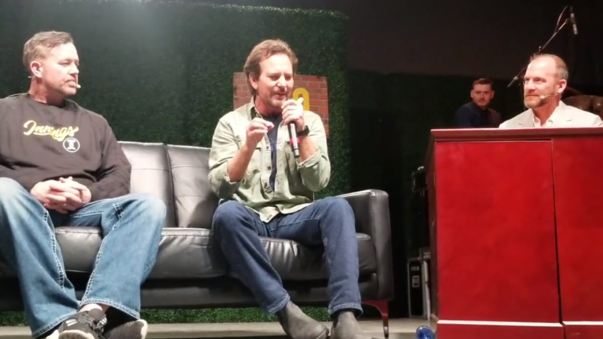 Eddie Vedder Talks Cubs World Series Victory & More On ‘Off The Mound’