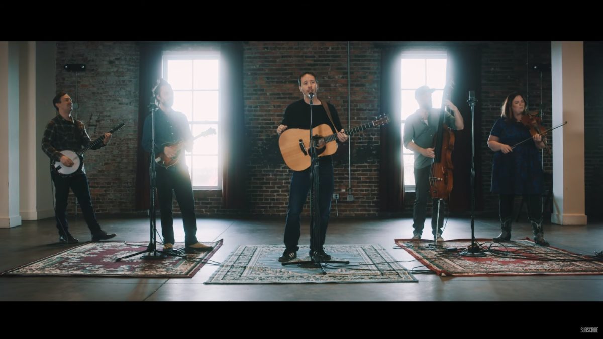 Yonder Mountain String Band Performs 'Nowhere Next' For 'OurVinyl Sessions'