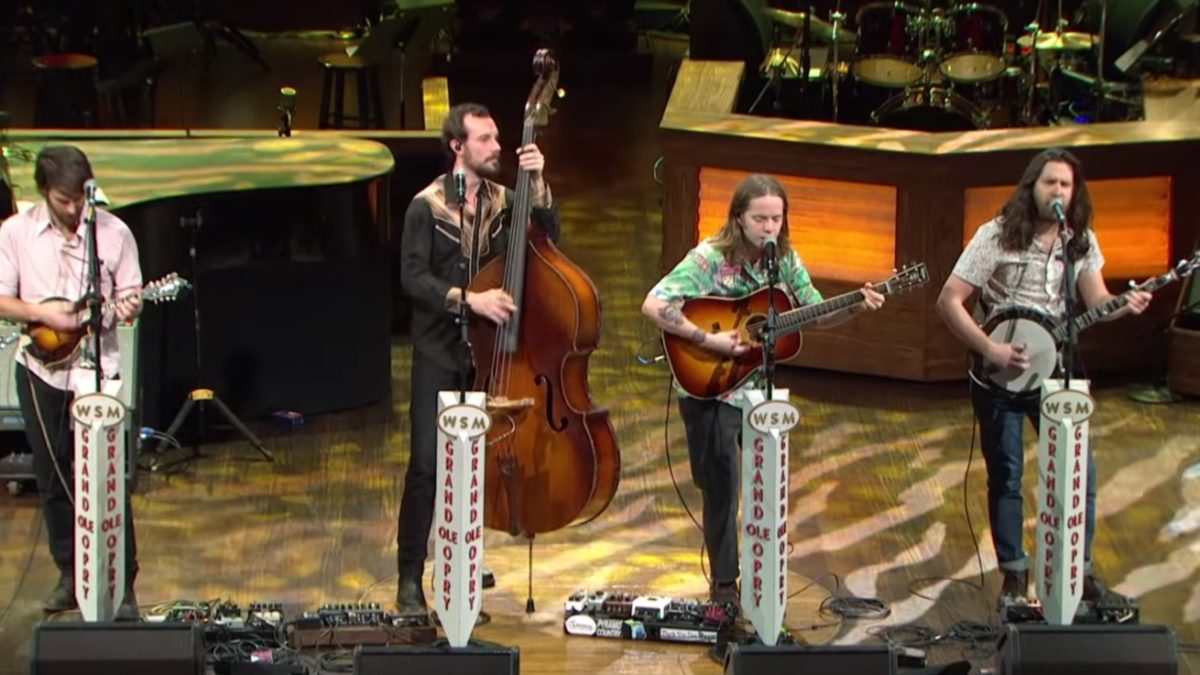 Billy Strings Performs 'Dust In A Baggie' At The Grand Ole Opry: Pro-Shot Video
