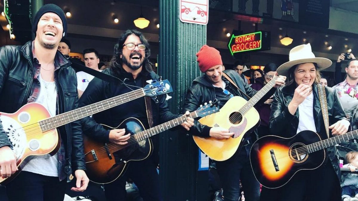Dave Grohl & Brandi Carlile Busk In Seattle