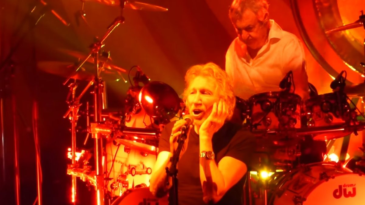 Pink Floyd’s Roger Waters Performs With Nick Mason In New York City