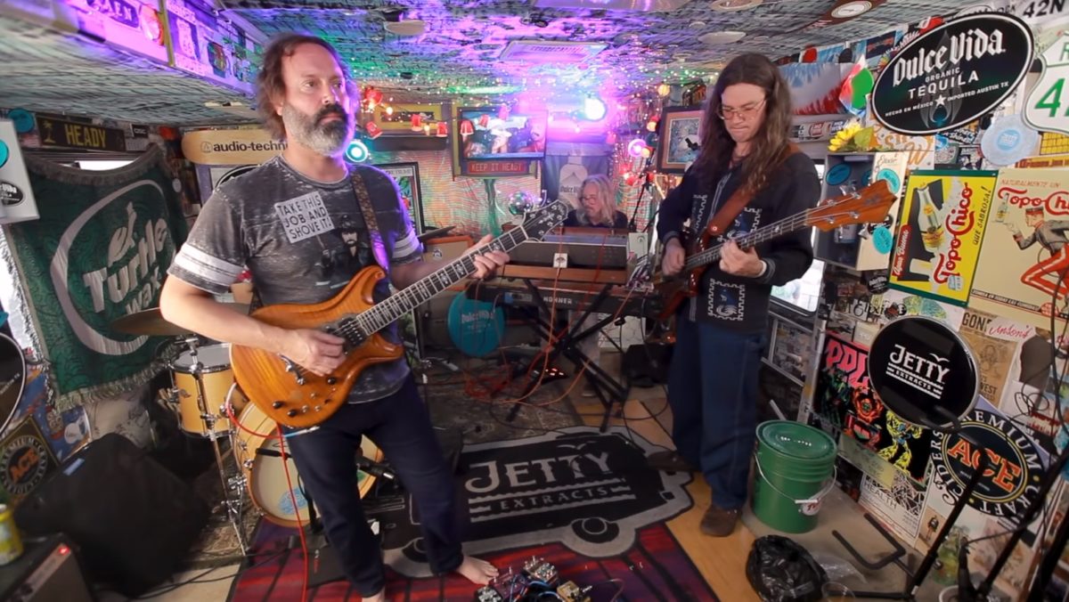 Circles Around The Sun Performs For 'Jam In The Van'