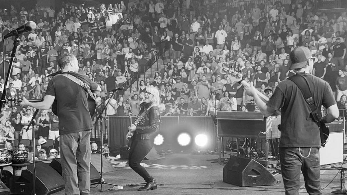 Watch Susan Tedeschi & Dave Matthews Band Perform 'Cortez The Killer'