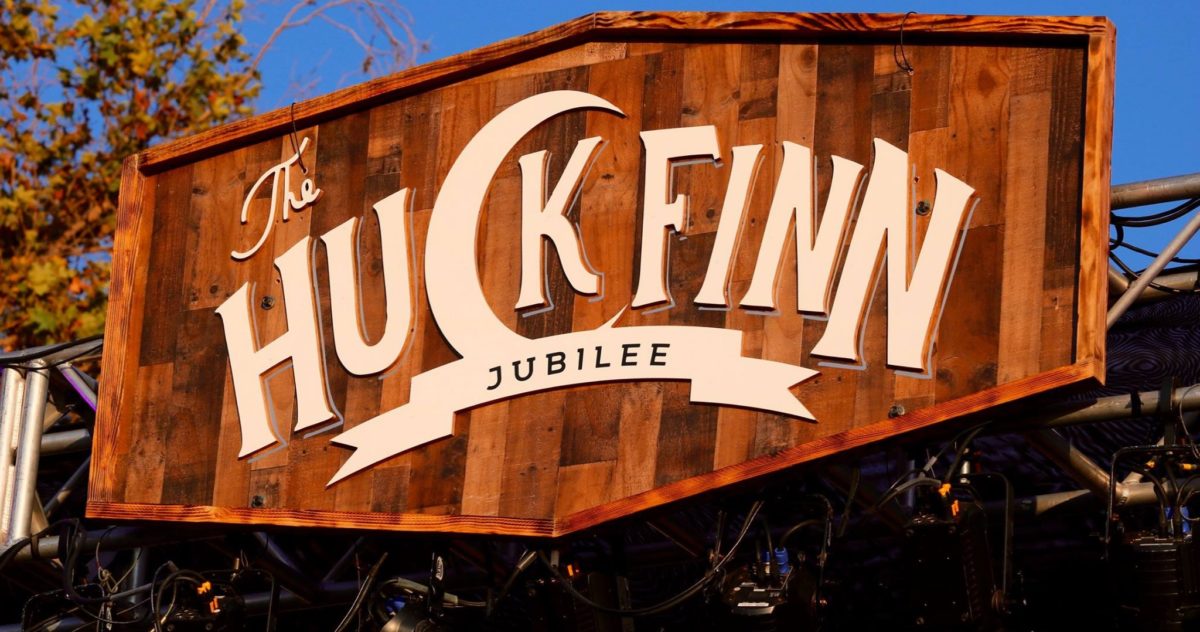 Huck Finn Jubilee Logo