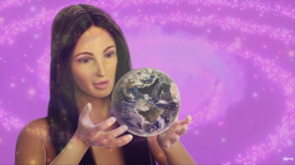 Kacey Musgraves Shares ‘Oh, What A World’ Video